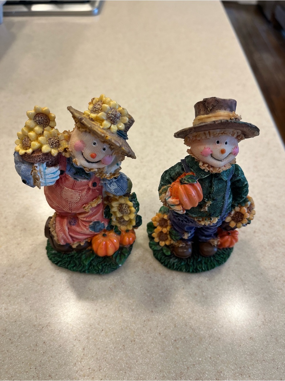 Fall Scarecrow Figurines  Set Of Two - Picture 7 of 9